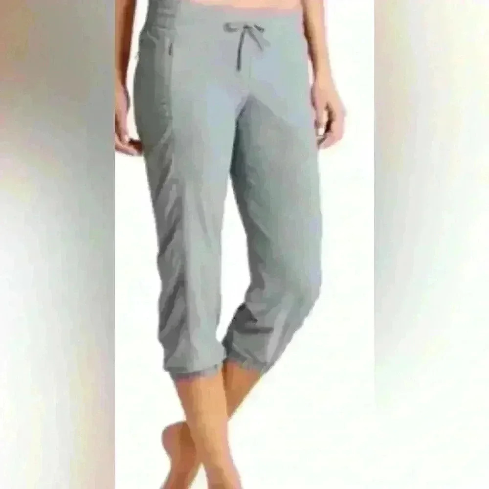 ATHLETA La Viva Capri Ruched Leg Cropped Pant Jogger in Cobblestone Grey
